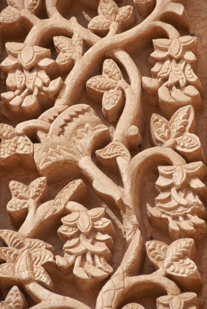 石壁上刻有花卉图案图片下载