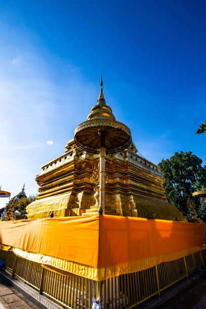 清迈省的Phra That Si Chom Thong Worawihan寺图片下载