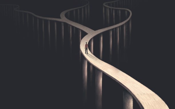 概念艺术的选择，成功的孤独，迷失，方式与神秘，超现实的山水画，孤独的人与路，想象艺术，概念插画，神秘的风景。图片下载