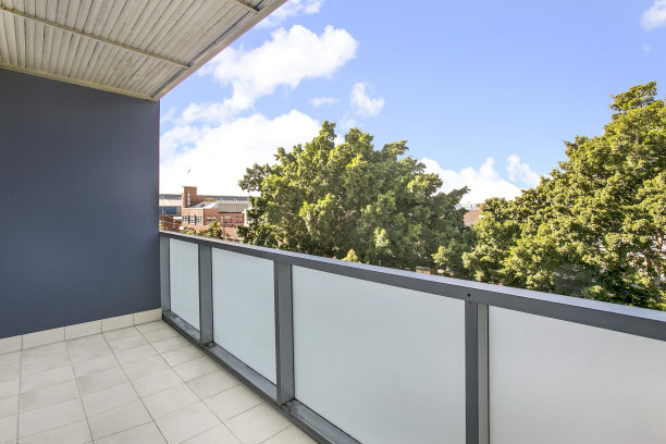 漂亮的阳台照片图片下载