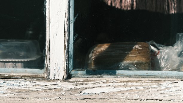 家庭厨房窗台的抽象视图图片下载