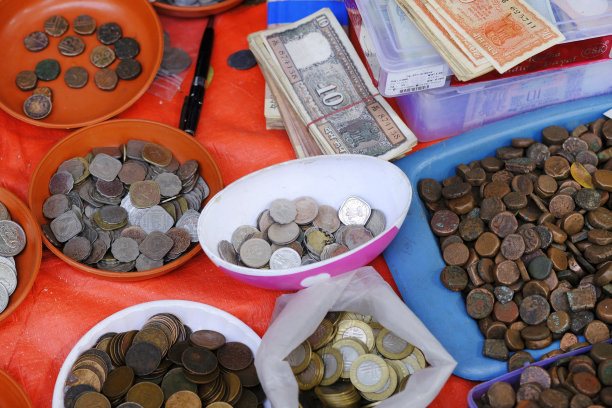 古印度硬币背景，印度货币，古印度硬币。图片下载