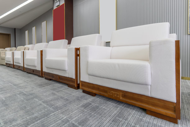 会议室角落的豪华真皮沙发图片下载