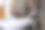 在一家乳制品加工厂，一位不知名的工人正在把牛奶倒进一个容器里图片下载