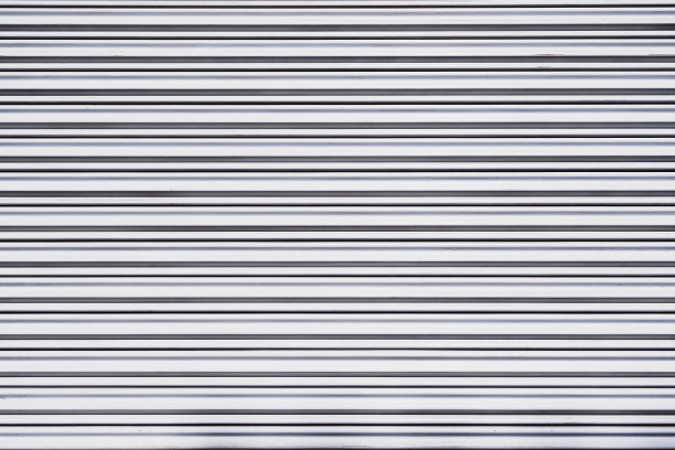 质感洁白干净的金属卷帘门出厂前图片下载