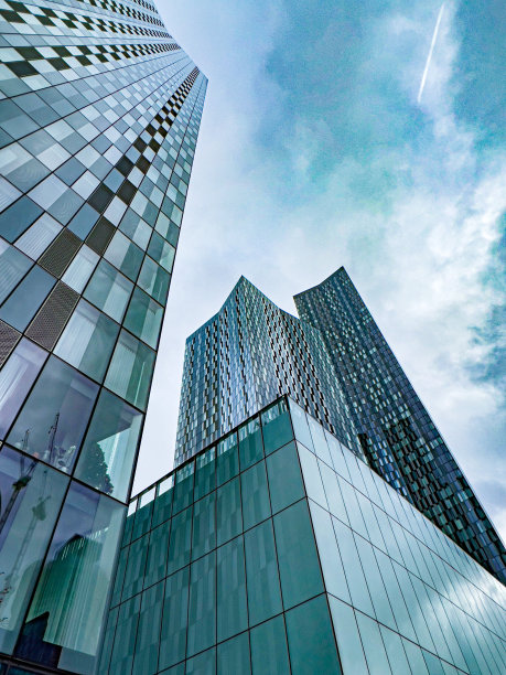 对称和高层建筑图片下载