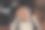 女人的肖像与照明未来眼镜和白发在城市，看向两侧图片下载
