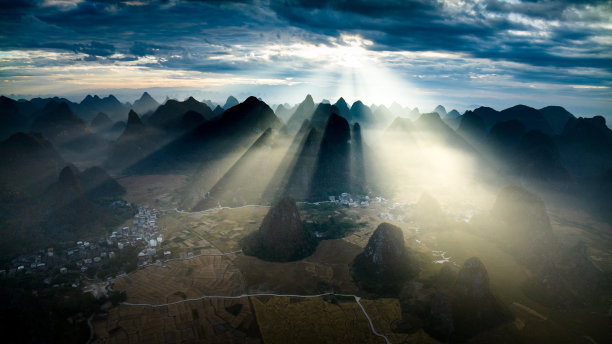 桂林山水甲天下图片下载