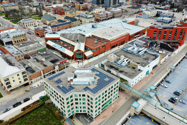 加拿大安大略省布兰特福德的冬季鸟瞰图图片下载