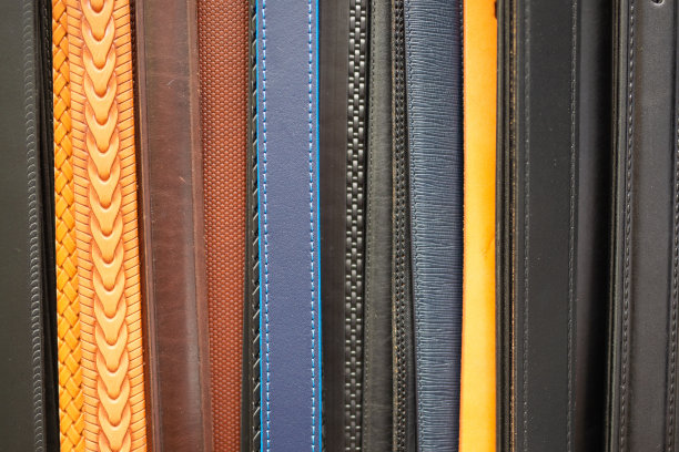 裤带在一个摊位上图片下载