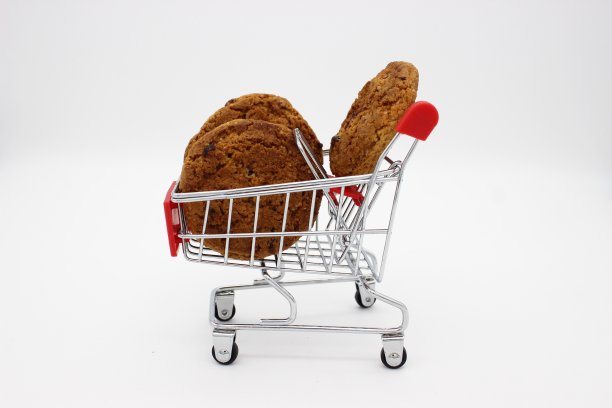 燕麦饼干在篮子从商店图片下载