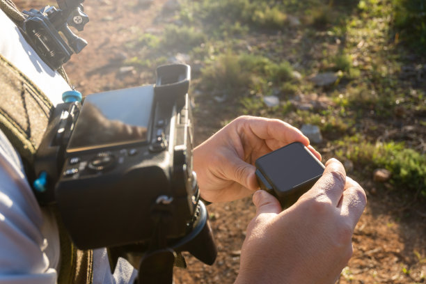 男人动作相机手图片下载