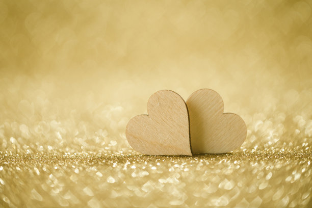 散景背景上有两颗心图片下载