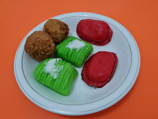 市集小吃圆豆腐、酥饼、锅巴图片下载