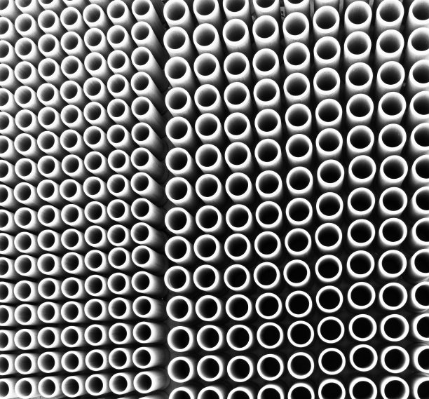 外面的混凝土管道是自上而下的图片下载