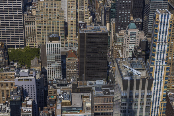 摩天大楼屋顶上的美丽景色。曼哈顿，纽约，美国。图片下载