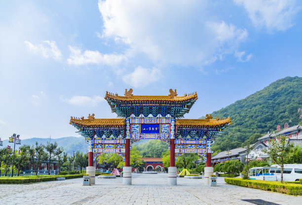 中国天津蜿蜒的群山图片下载