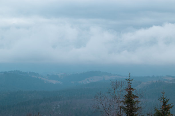 布科维尔，2023年冬天，乌克兰图片下载