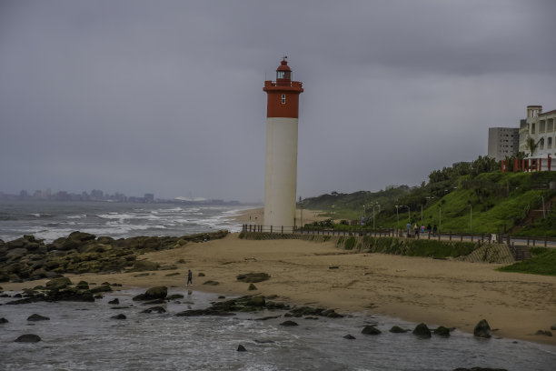 夸祖鲁-纳塔尔省德班的Umhlanga灯塔海景图片下载