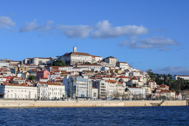 葡萄牙科英布拉城，蒙台哥河畔。图片下载