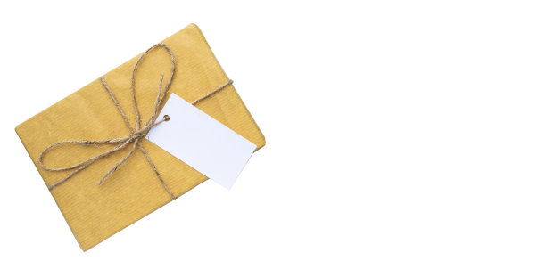 复古礼盒绳和空白卡。极简复古背景和复制空间图片下载