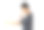 男孩用打斗姿势打架图片下载