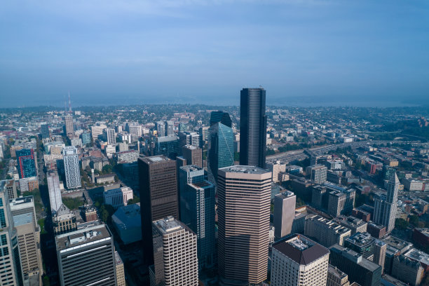华盛顿州西雅图的摩天大楼鸟瞰图。西雅图的市中心。图片下载