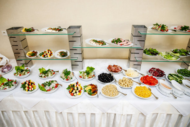 为在活动中会见客人准备了零食和点心。在酒店开商务会议。图片下载