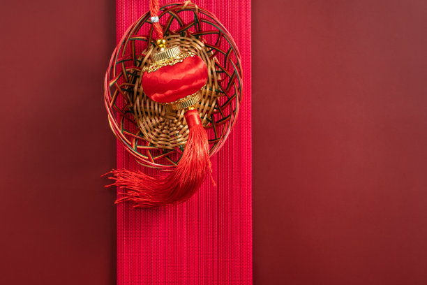 中国农历新年背景设计理念以红包和喜庆装饰为主，中文字寓意祝福。图片下载