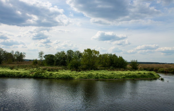 Klyazma河的拐弯处图片下载