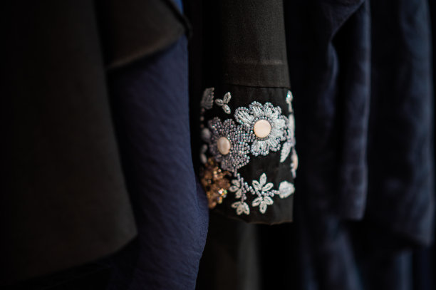 豪华阿巴亚斯，阿拉伯妇女服装，阿拉伯传统服装图片下载