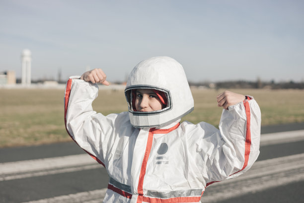 宇航员的女孩图片下载