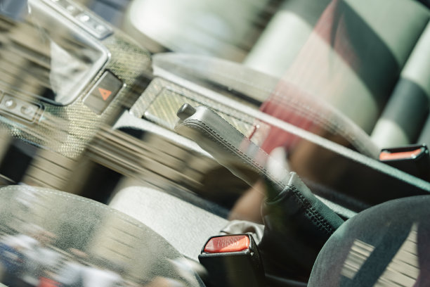 现代汽车内部的手动制动图片下载