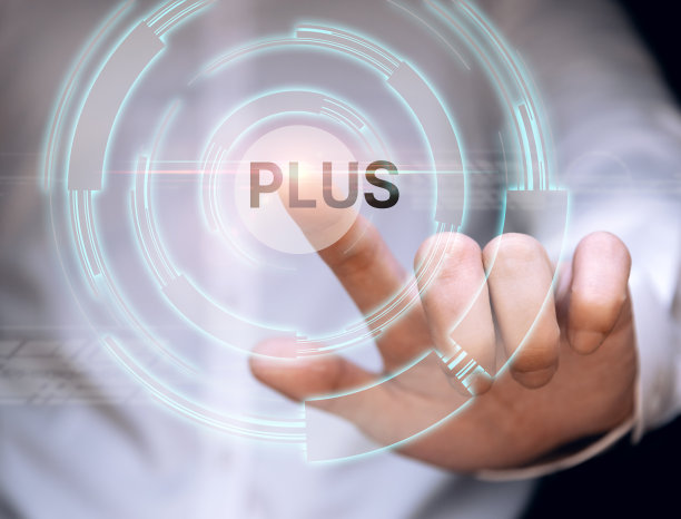 手按屏幕上的加号图标按钮图片下载
