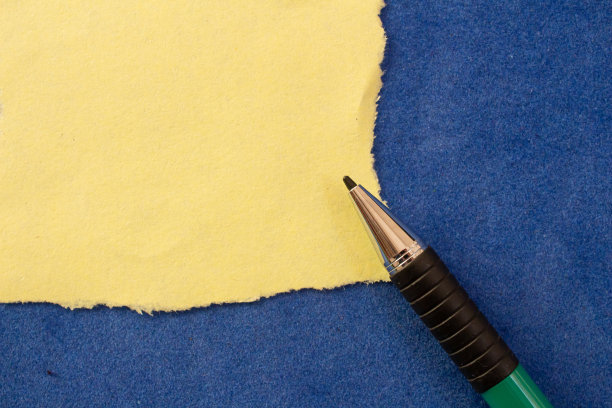 空白纸，蓝底笔图片下载