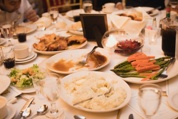 婚礼仪式接待、餐饮、甜点、开胃菜和主食图片下载