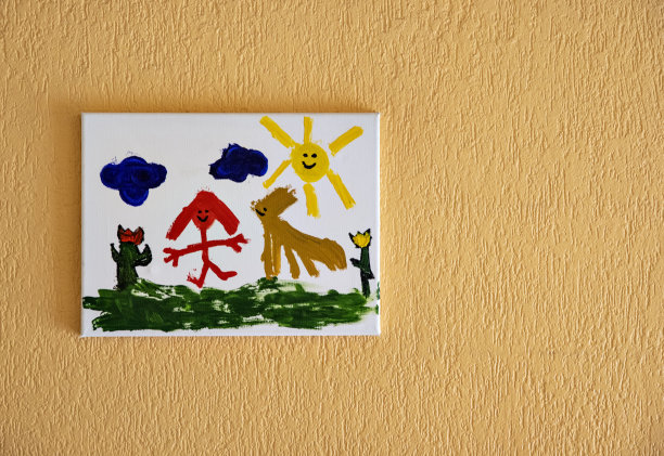 画在墙上的橙色背景自闭症儿童图片下载