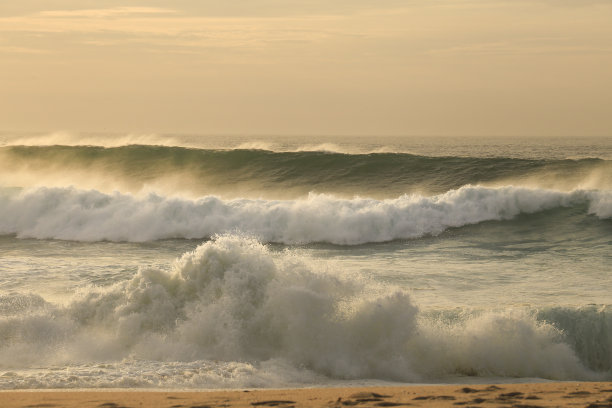 葡萄牙阿连特茹海岸的壮美大海图片下载