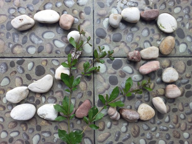 20号和23号根据岩石的排列。以石头为背景。用于背景、模板、贺卡、海报、传单和小册子图片下载