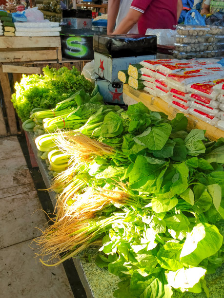 印尼传统市场的新鲜蔬菜图片下载