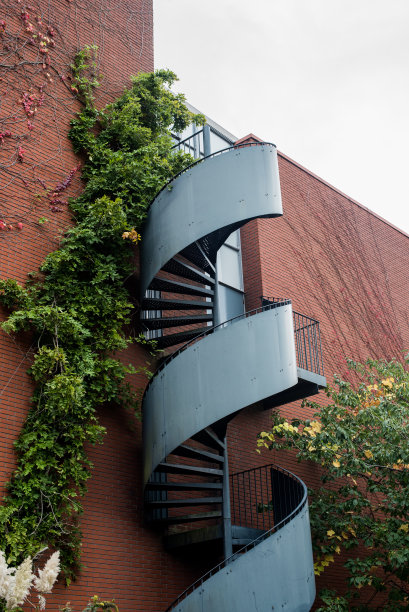 室外旋转楼梯图片下载