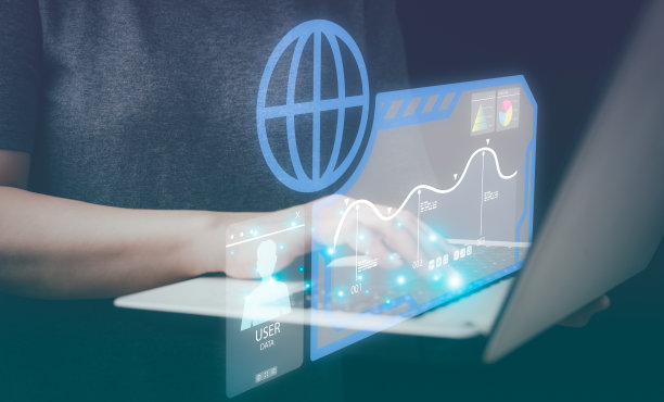 数据科学家。程序员用笔记本电脑分析和开发未来虚拟界面屏幕上的各种信息。算法。营销与人工智能深度学习图片下载