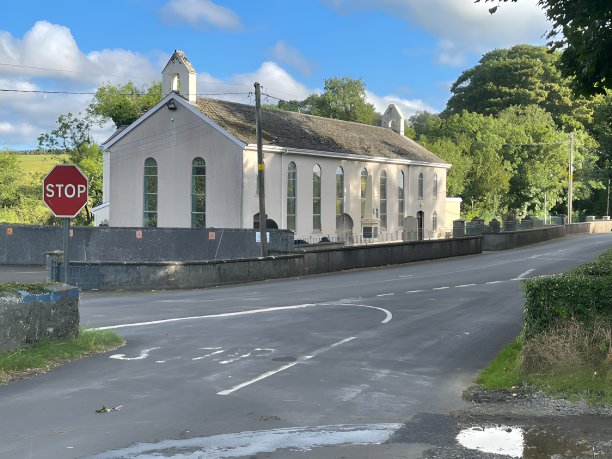 北爱尔兰安特里姆郡布莱德谷的巴克纳教堂图片下载