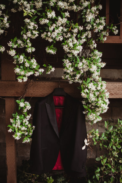 黑色西装外套图片下载