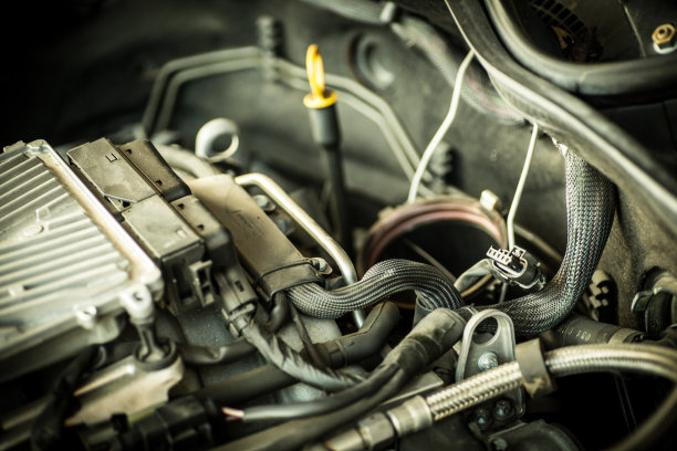 修理工和汽车修理厂图片下载