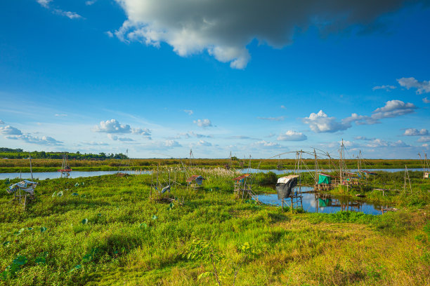 泰国淡水湖风景，宁静的清盛湖是一个天然淡水湖图片下载