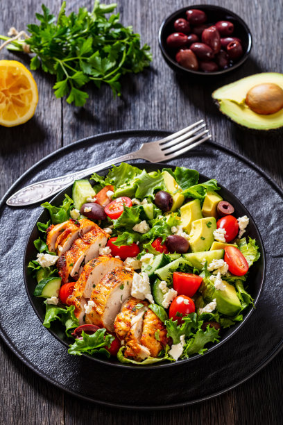 黑碗地中海烤鸡沙拉图片下载