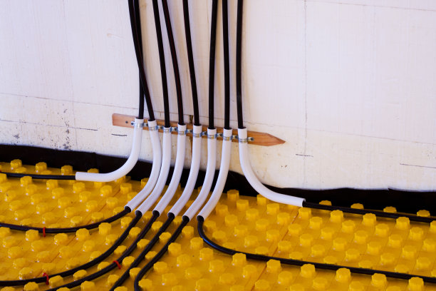 地板辐射采暖用PEX管。出口弯头图片下载