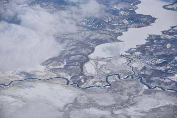 冬季从飞机上俯瞰北海道图片下载