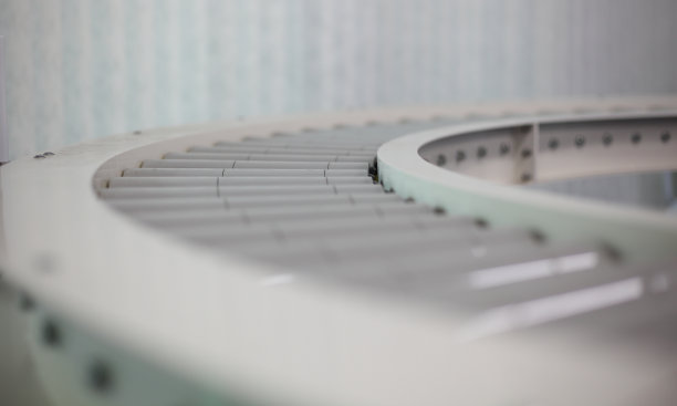 辊式输送机，生产线输送辊式输送对象。图片下载